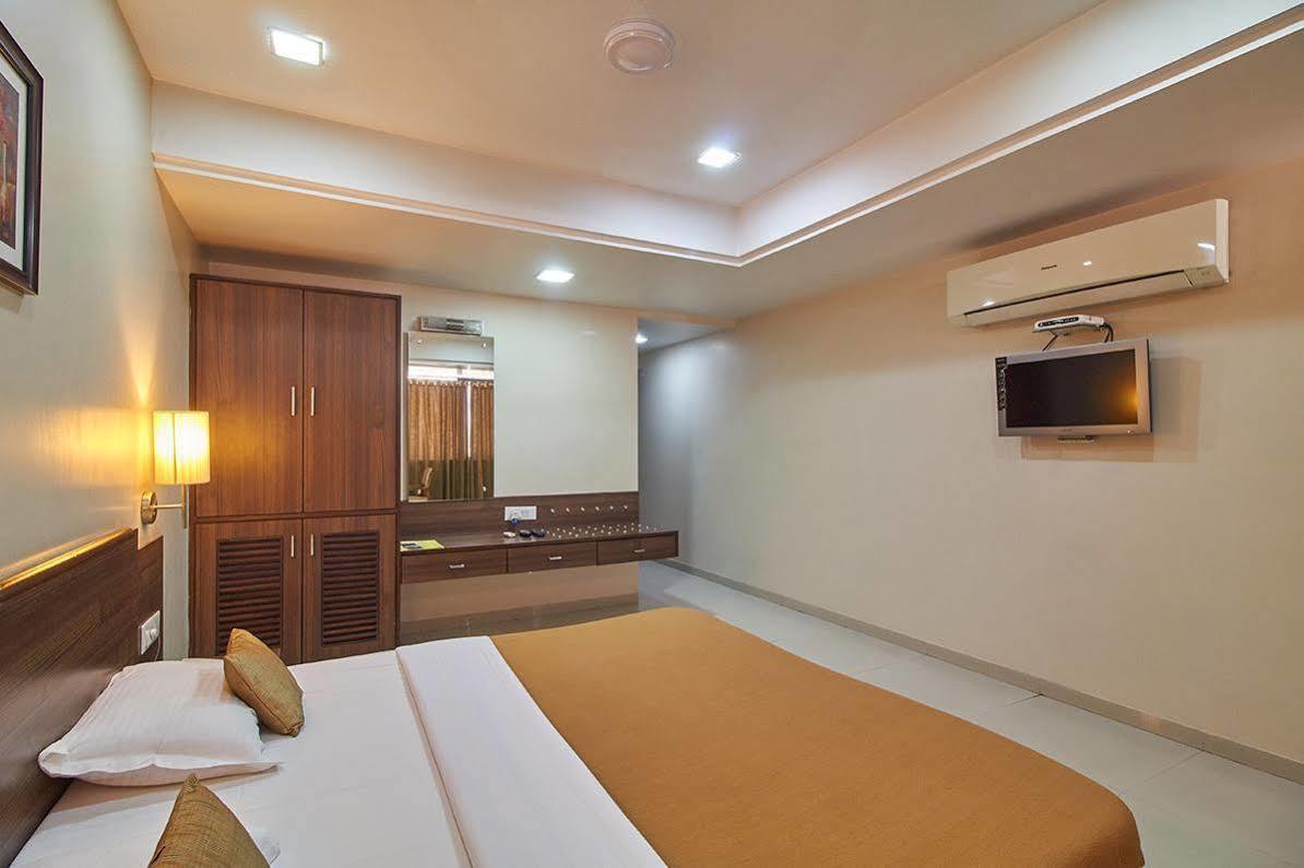 Hotel Classique Райкот Екстериор снимка