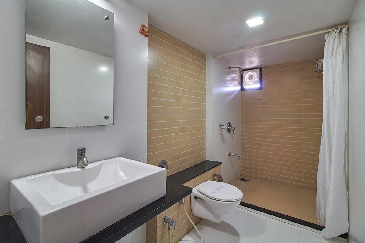 Hotel Classique Райкот Екстериор снимка