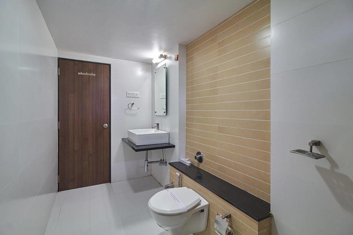 Hotel Classique Райкот Екстериор снимка